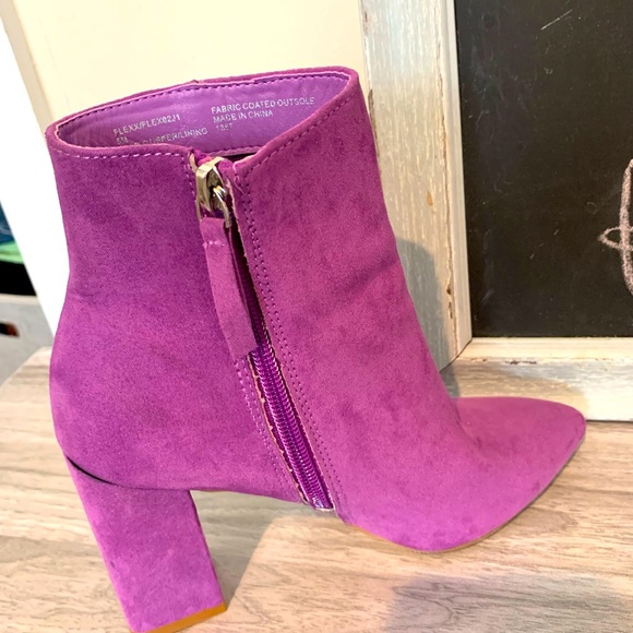 Suede, high heel boot - Picture 2 of 4